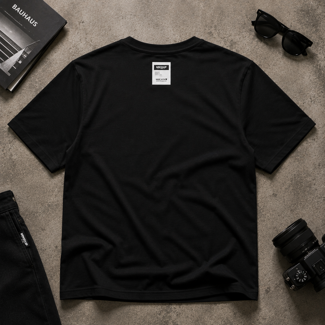 MIKIGUP Graphic Tee – Black